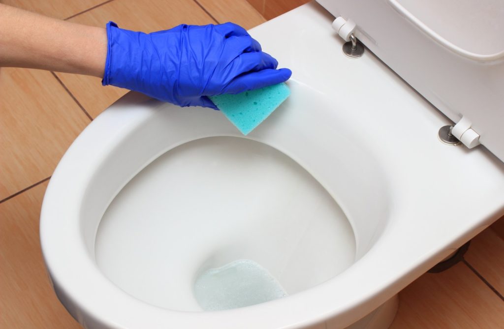 Easy Bathroom Cleaning Checklist