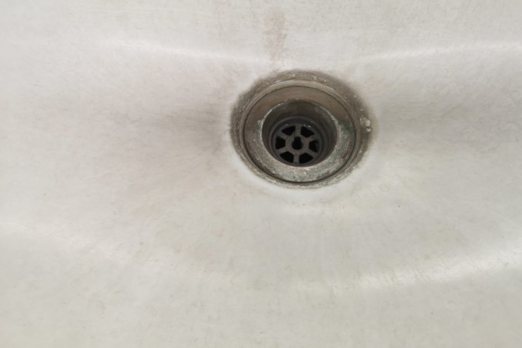 A Simple Guide to Removing Hard Water Stains